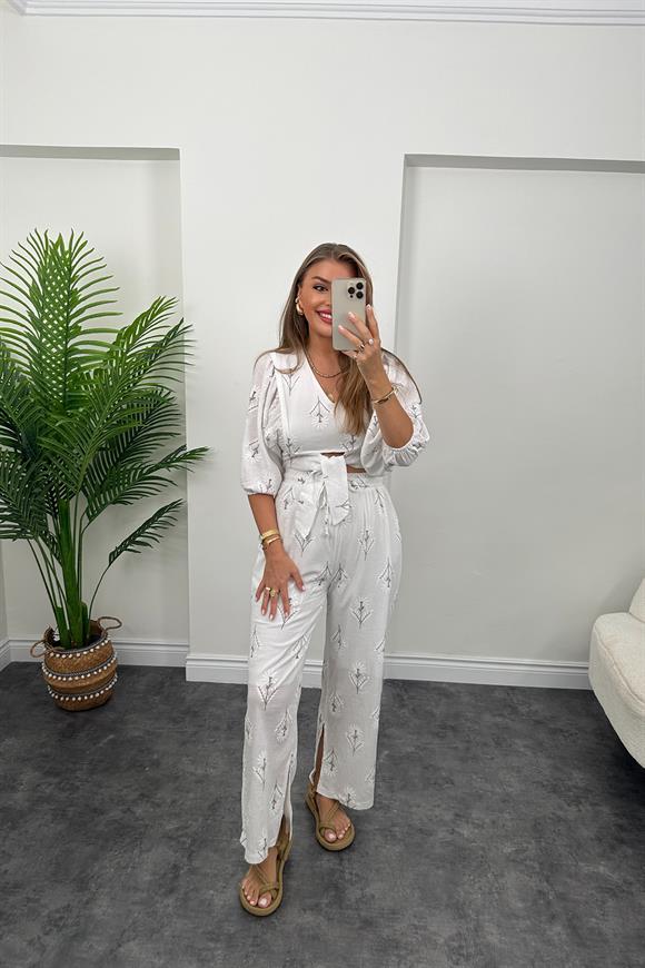 Premium Kalite Nakış Efektli Tasarım Keten Takım