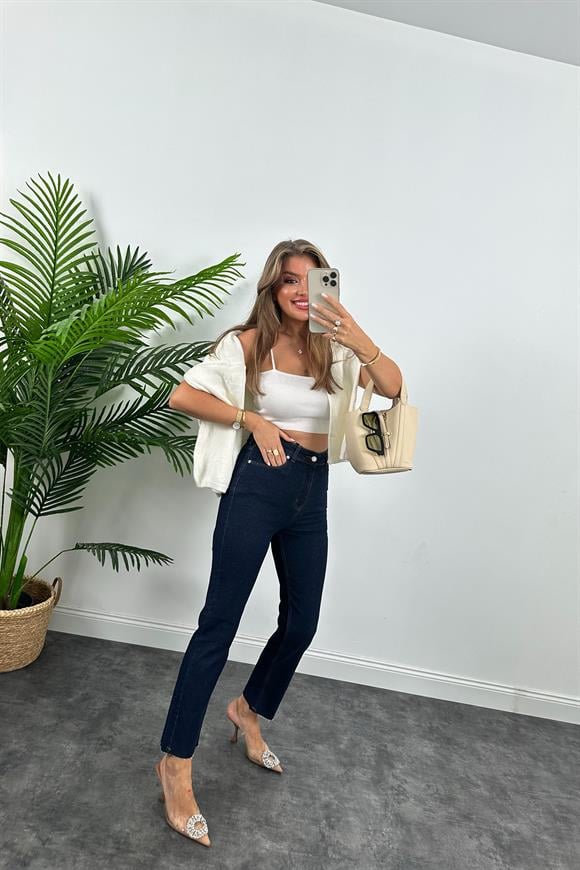 Premium Kalite Paçası Kesik Toparlayıcı Boyfit Jean Lacivert  