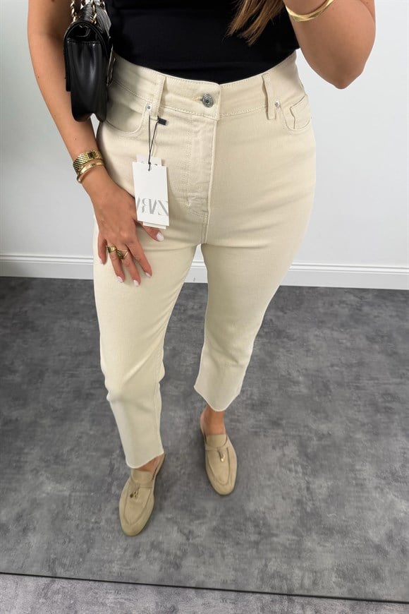 Premium Kalite Paçası Kesik Toparlayıcı Boyfit Jean Taş 