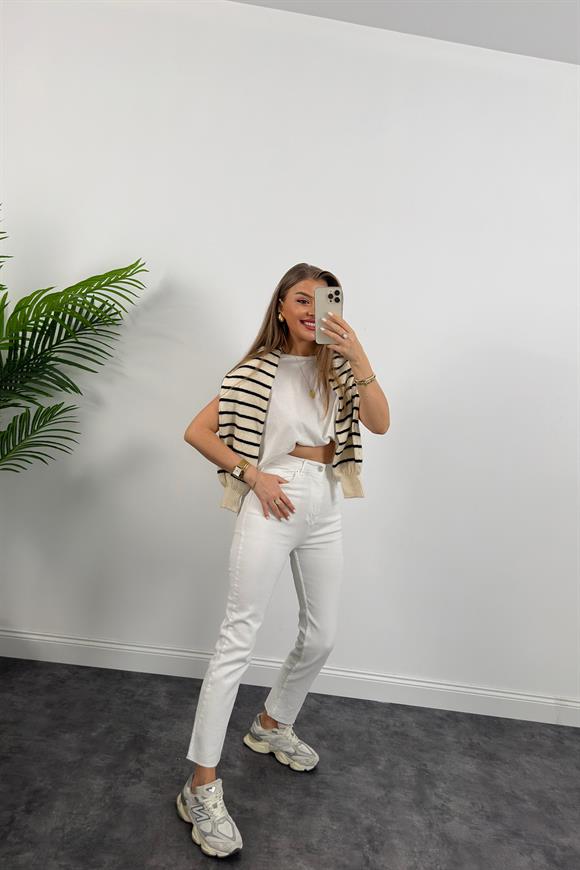 Premium Kalite Paçası Kesik Toparlayıcı Boyfit Jean Beyaz