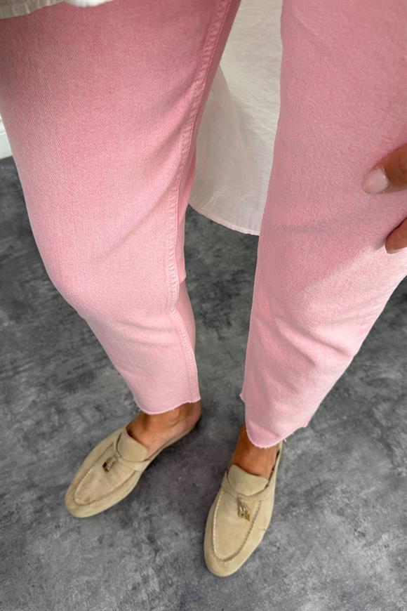 Premium Kalite Paçası Kesik Toparlayıcı Boyfit Jean Pembe