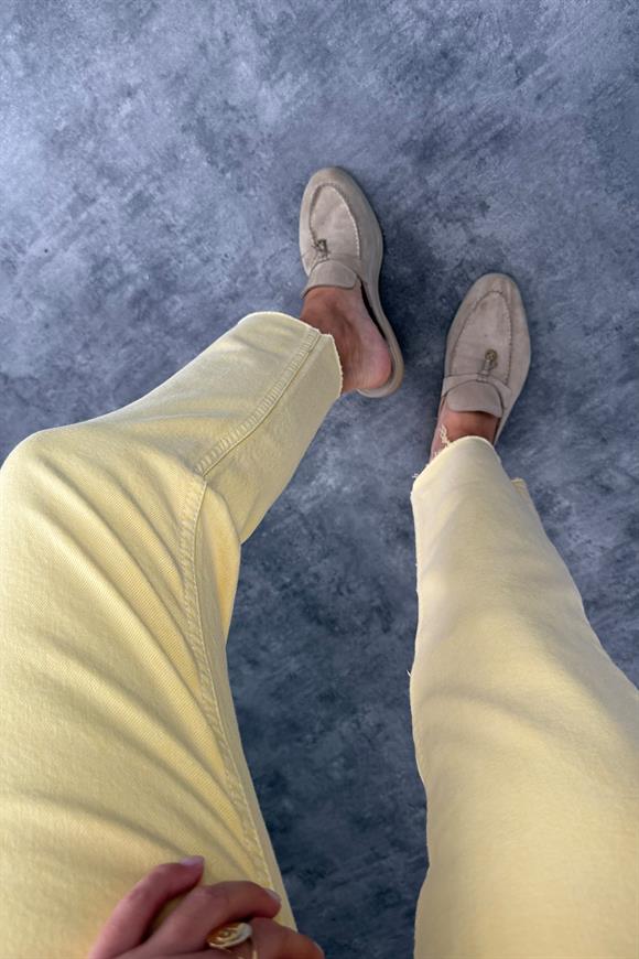 Premium Kalite Paçası Kesik Toparlayıcı Boyfit Jean Sarı