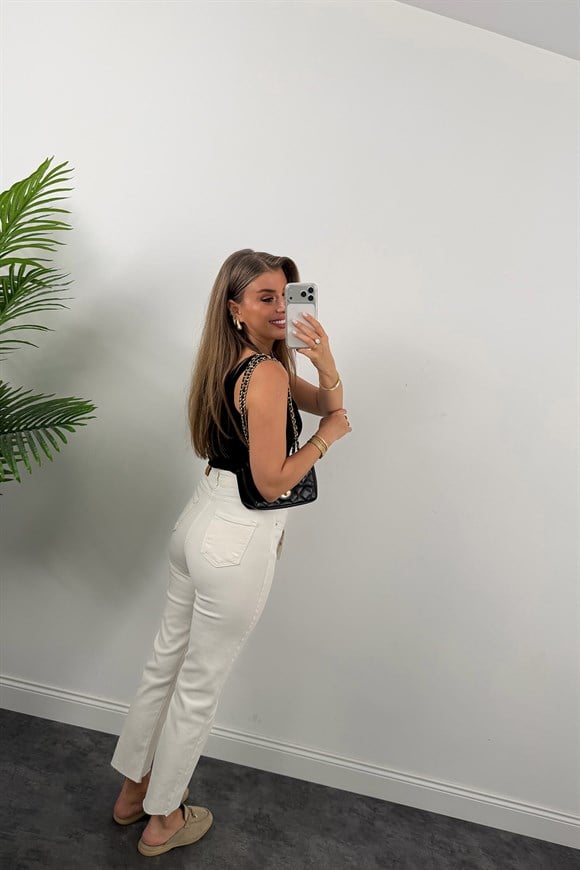 Premium Kalite Paçası Kesik Toparlayıcı Boyfit Jean Beyaz  