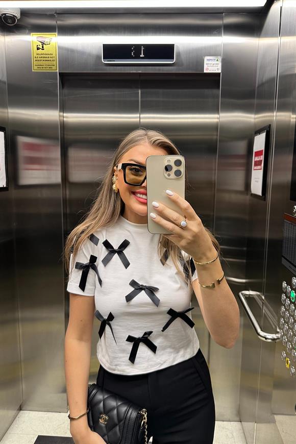 Premium Kalite Siyah Fiyonklu Beyaz Tasarım Tshirt