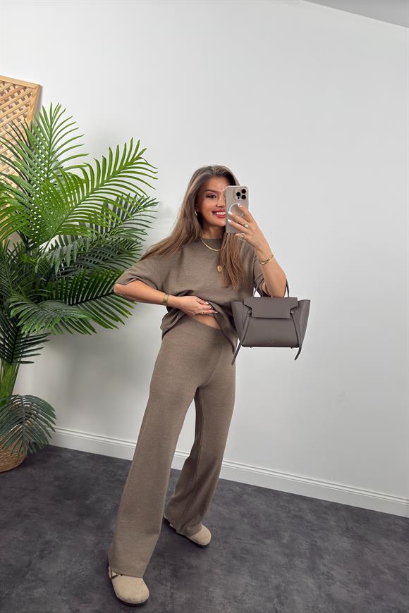 Premium Seri 4 Mevsim Likralı Basic Örme Takım Vizon