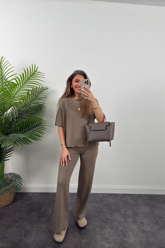 Premium Seri 4 Mevsim Likralı Basic Örme Takım Vizon