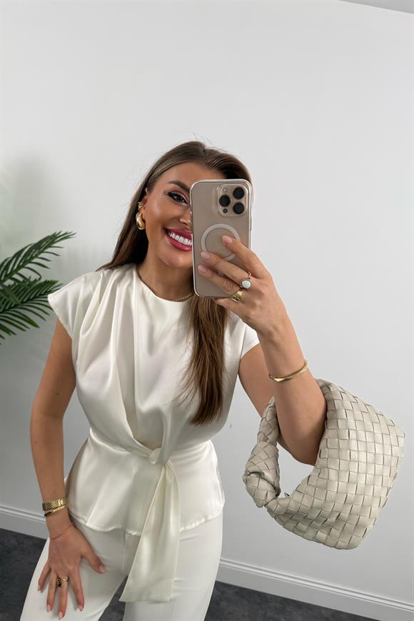Premium Seri Bağcık Detaylı Dökümlü Bluz Ekru