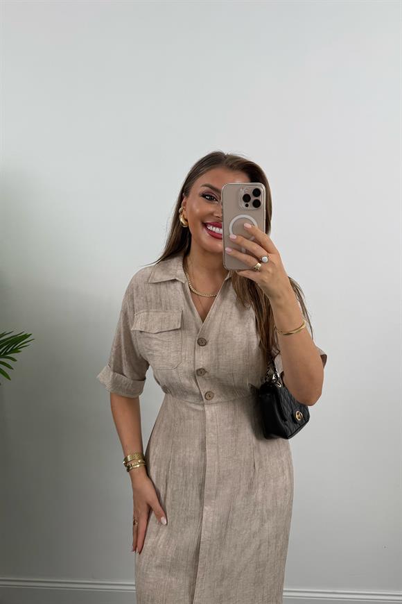 Premium Seri Beli Lastikli Ahşap Düğmeli Midi Boy Elbise Naturel Bej