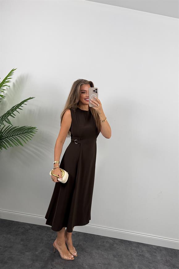 Premium Seri Beli Tokalı Parçalı Midi Kloş Elbise Acı Kahve