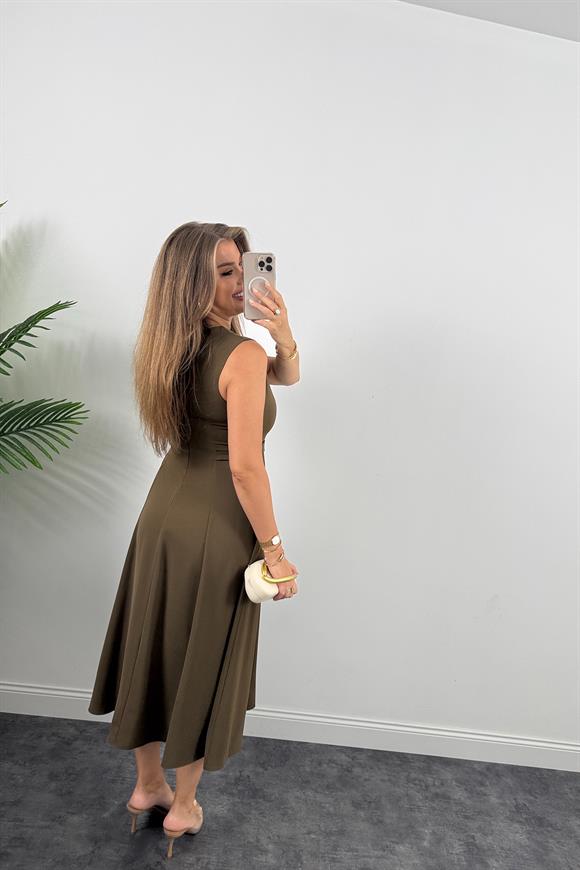 Premium Seri Beli Tokalı Parçalı Midi Kloş Elbise Haki