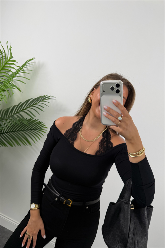 Premium Seri Boynu Dantel Detaylı Likralı Bluz