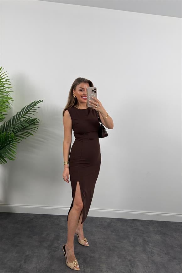 Premium Seri Dokuma Kumaş Yırtmaçlı Drapeli Vatkalı Kalem Elbise Koyu Kahve