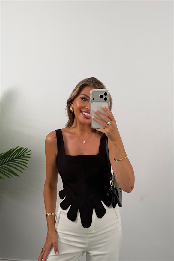 Premium Seri Eteği Dilimli Tasarım Korse Bluz Siyah 