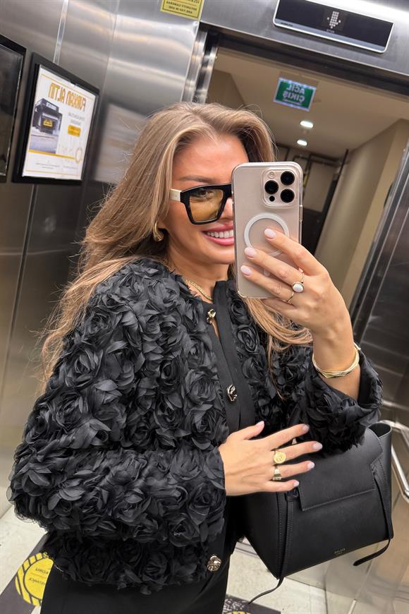 Premium Seri Gül Aplikeli Tasarım Ceket