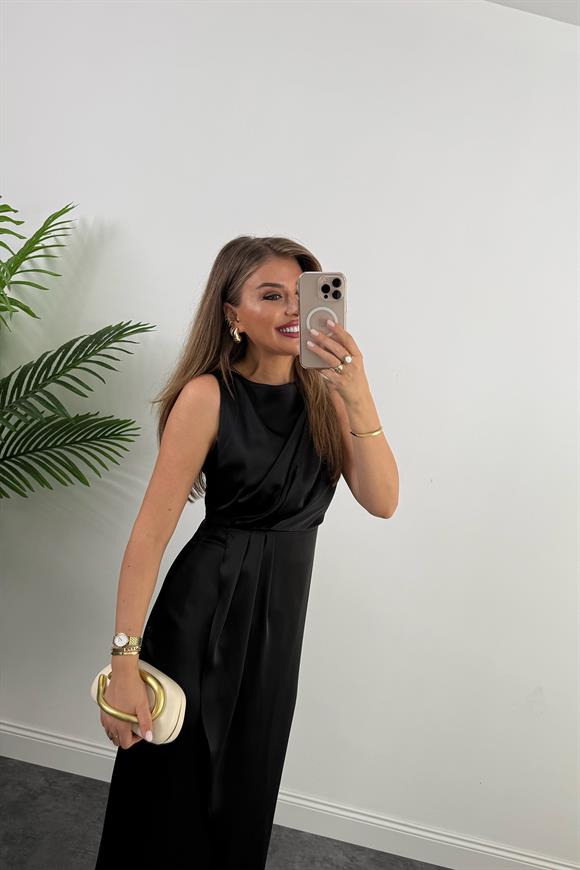 Premium Seri İpek Saten Drapeli Düz Renk Midi Elbise Siyah