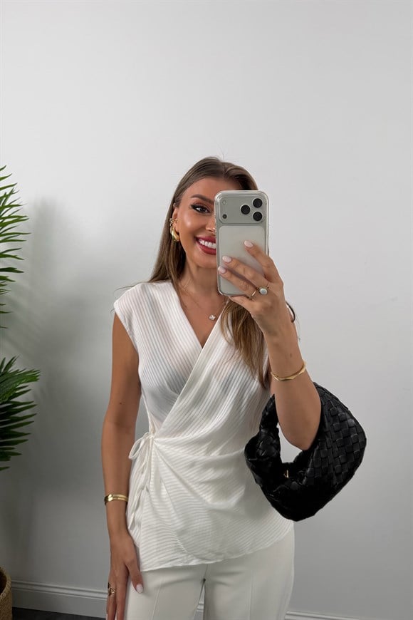 Premium Seri İpek Saten Kruvaze Kolsuz Bluz Beyaz