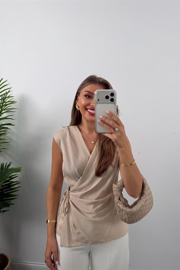 Premium Seri İpek Saten Kruvaze Kolsuz Bluz Taş