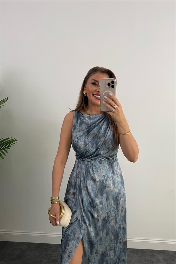 Premium Seri İpek Saten Mavi Desenli Drapeli Midi Elbise