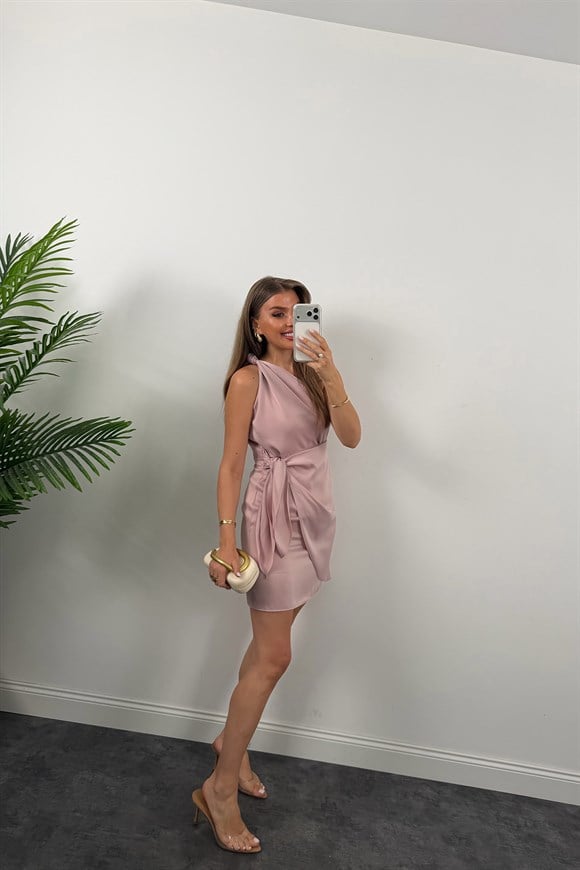 Premium Seri İpek Saten Tek Omuz Anvelop Kısa Elbise Pastel Pembe