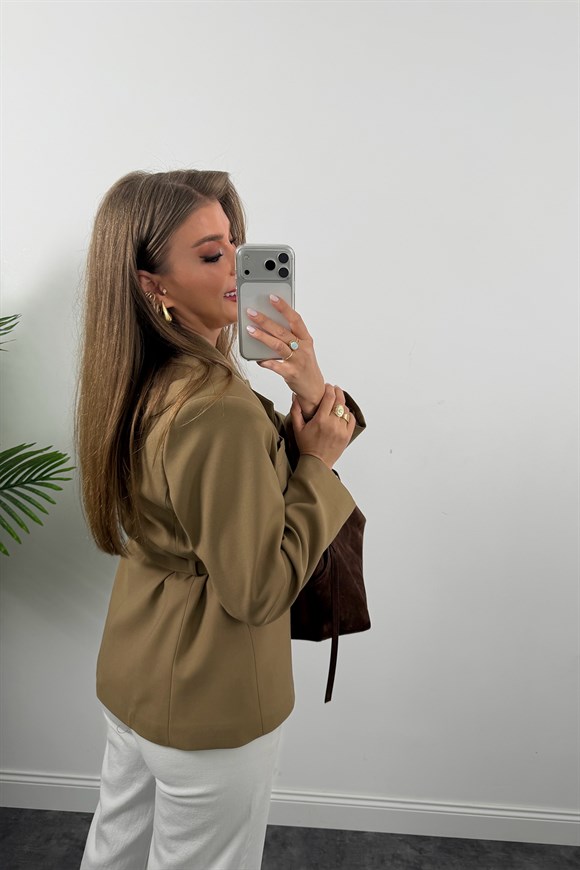 Premium Seri Kemerli Özel Dokulu Poliviskon Blazer Karamel