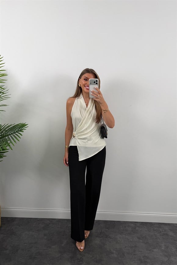 Premium Seri Kruvaze Yaka Asimetrik Saten Bluz Ekru
