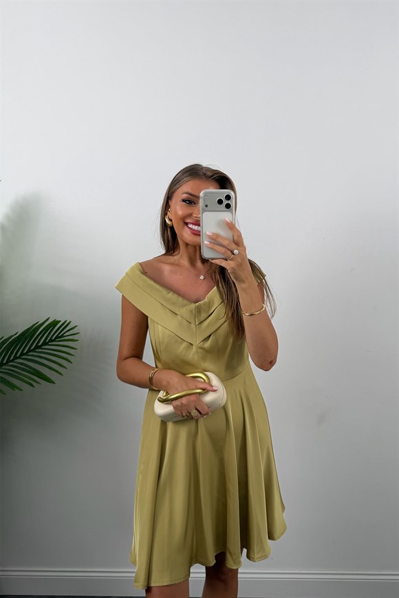 Premium Seri Madonna Yaka Kloş Dökümlü Elbise Yağ Yeşili