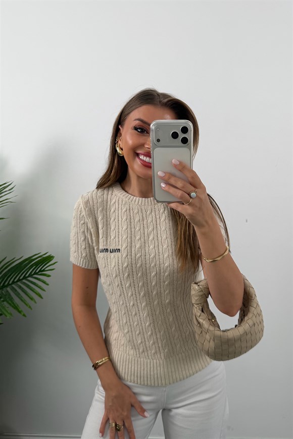 Premium Seri Marka Nakışlı Kısa Kol Elit Triko Bluz Taş