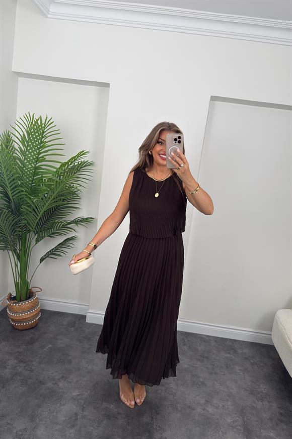 Premium Seri Pileli Maxi Şifon Elbise Acı Kahve
