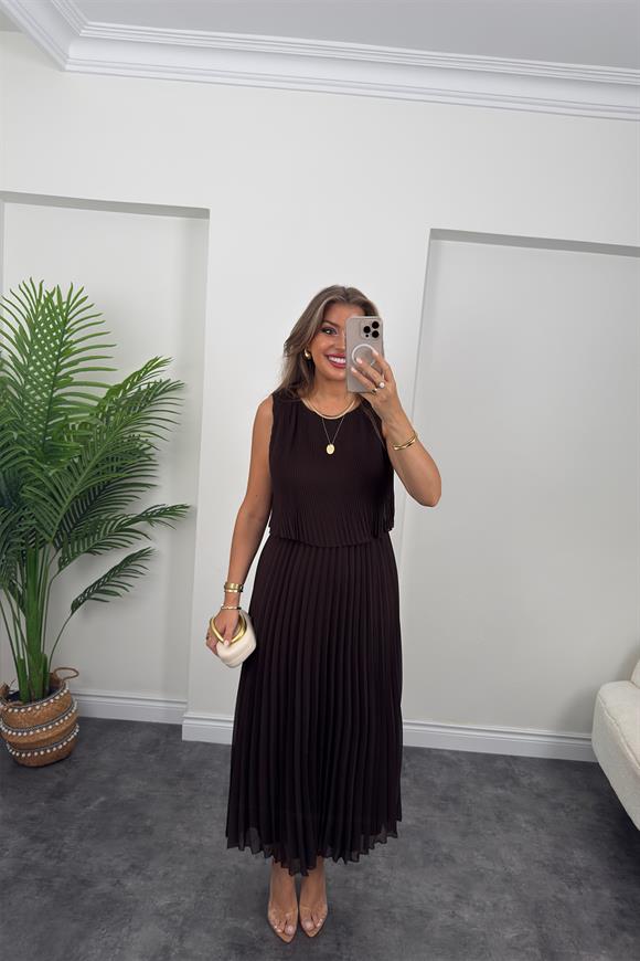 Premium Seri Pileli Maxi Şifon Elbise Acı Kahve