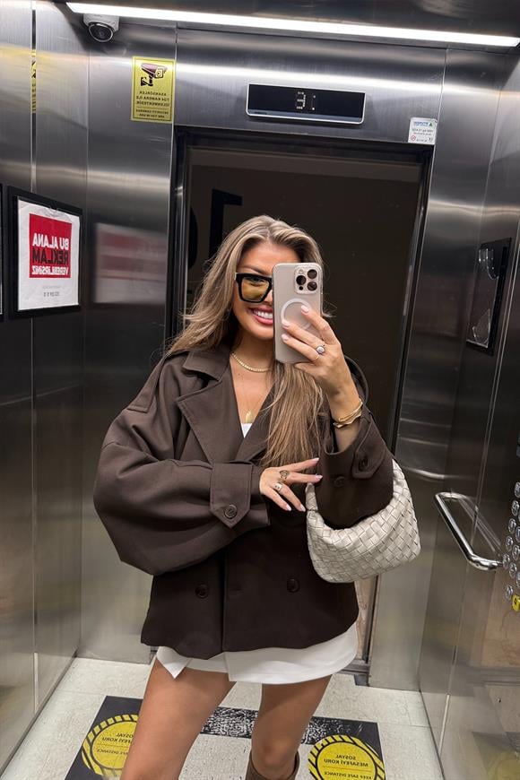 Premium Seri Poliviskon Kumaş Kol  Detaylı Kısa Trençkot Acı Kahve