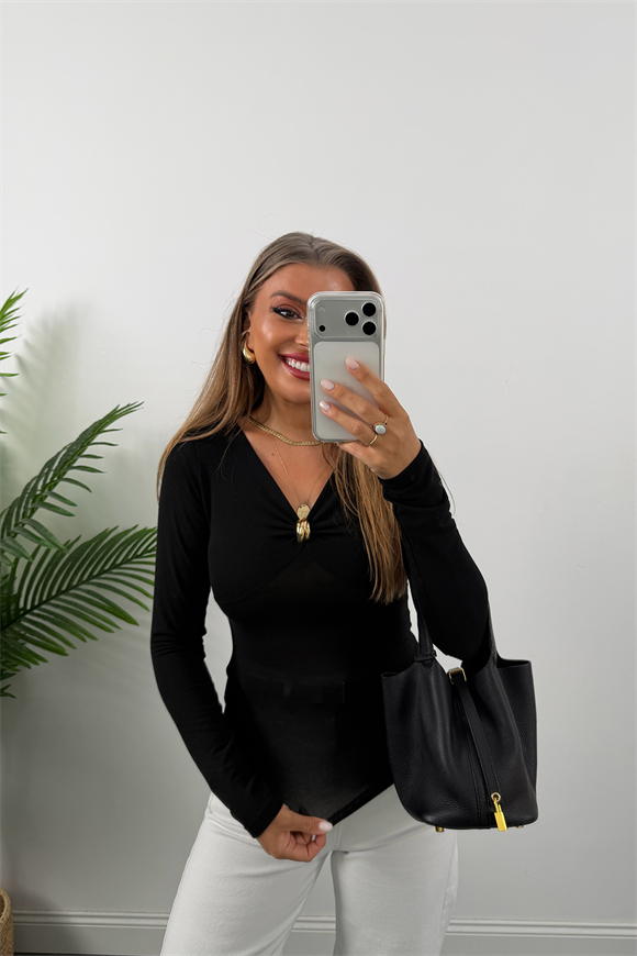 Premium Seri Tam Pamuklu Gold Detaylı Basic Bluz Siyah