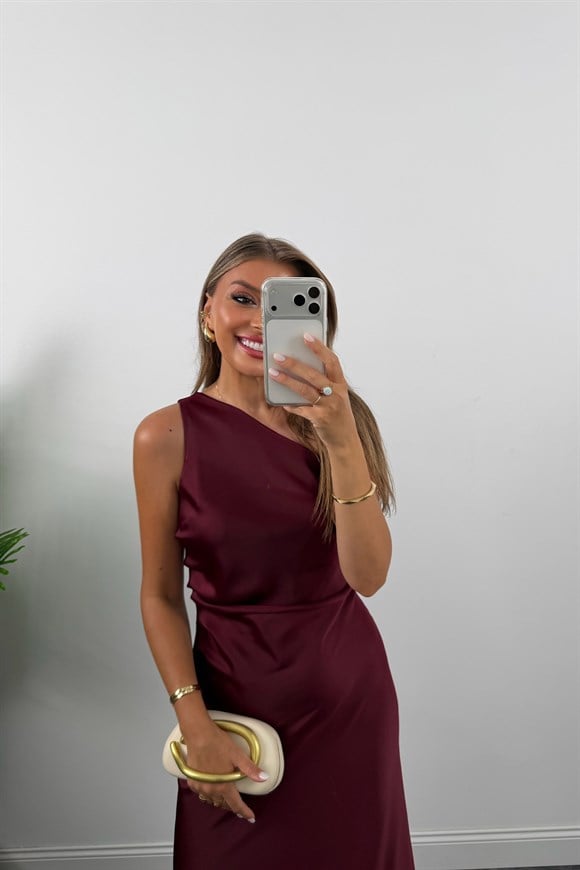 Premium Seri Tek Omuz Saten Maxi Elbise Mürdüm