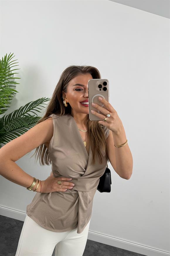 Premium Seri Vatkalı Sıfır Kol Kruvaze Bluz Taş