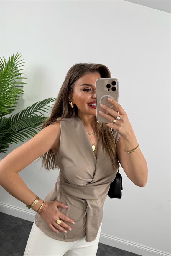 Premium Seri Vatkalı Sıfır Kol Kruvaze Bluz Taş