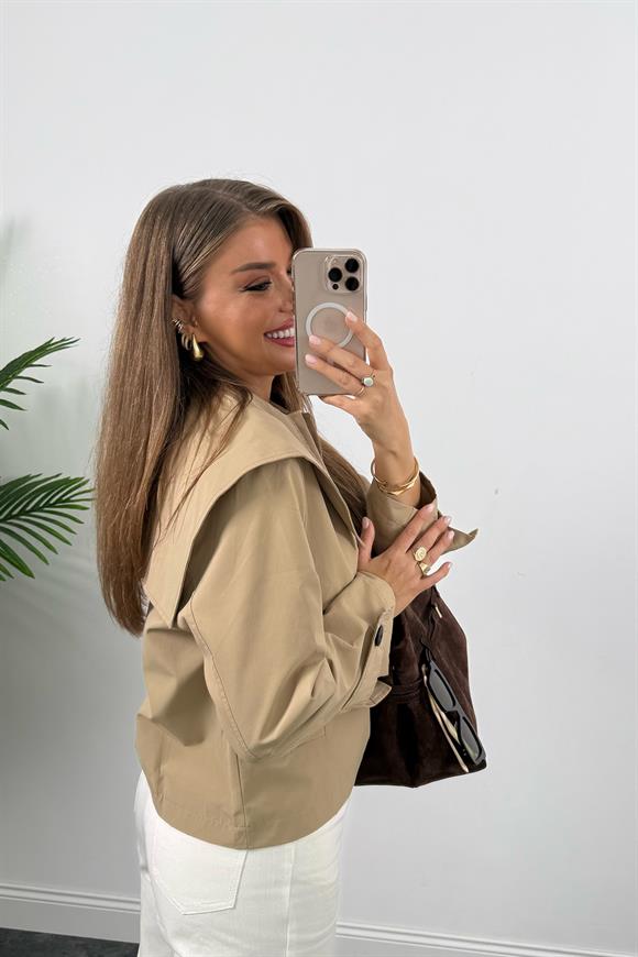 Premium Seri Yaka Detaylı Kısa Trençkot Bej