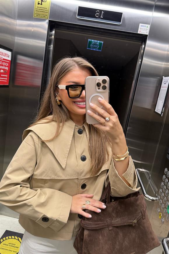 Premium Seri Yaka Detaylı Kısa Trençkot Bej