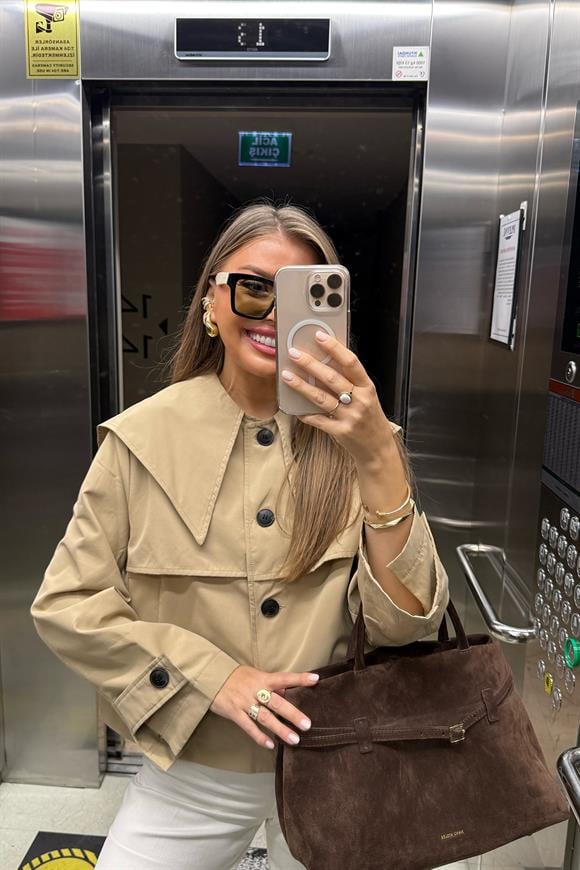 Premium Seri Yaka Detaylı Kısa Trençkot Bej