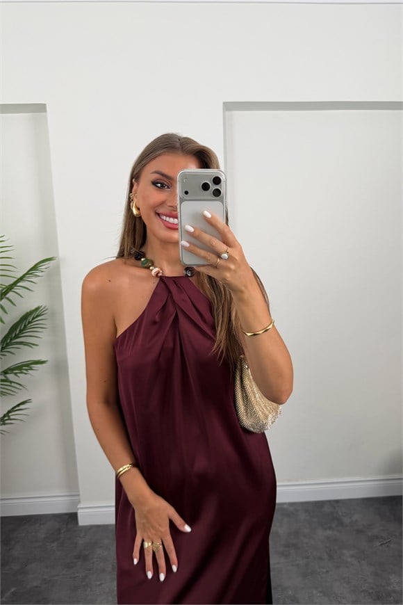 Premium Seri Yakası Boncuklu Maxi Saten Elbise Bordo 
