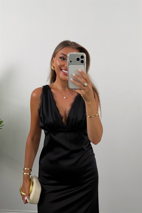 Premium Seri Yakası Dantelli Maxi Saten Elbise