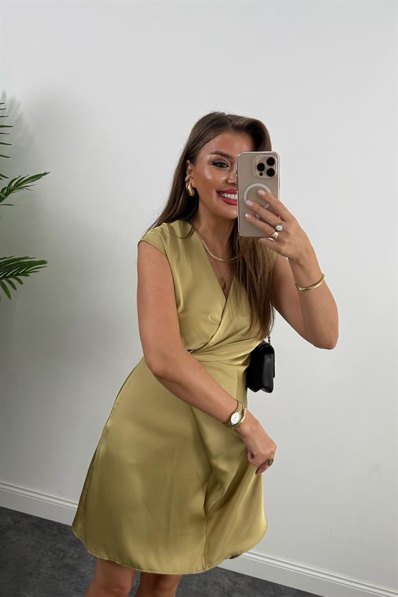 Premium Seri Yandan Drapeli Kruvaze Elbise Yağ Yeşili