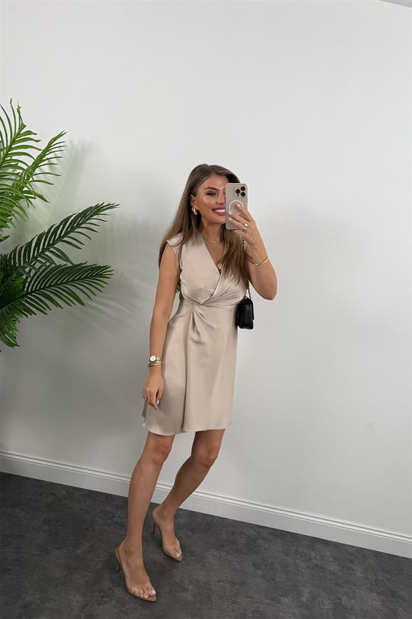 Premium Seri Yandan Drapeli Kruvaze Elbise Bej