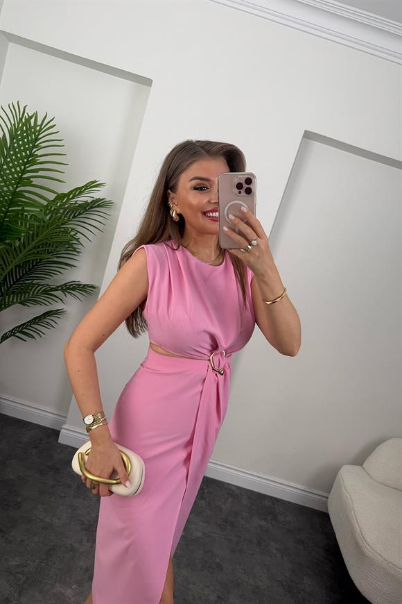 Premium Seri Yanları Dekolteli Gold Aksesuarlı Midi Elbise Pembe