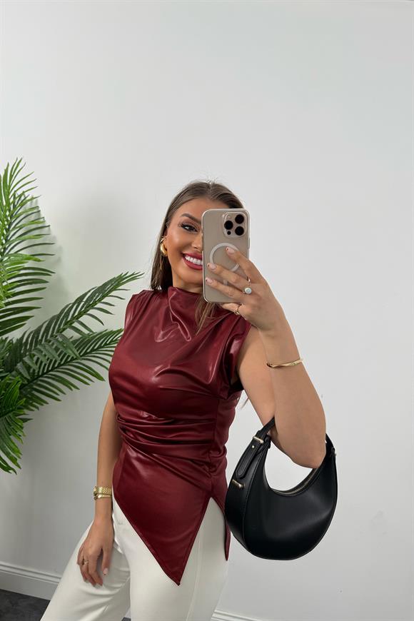 Saten Görünümlü Drapeli Asimetrik Mumlu Bluz Bordo