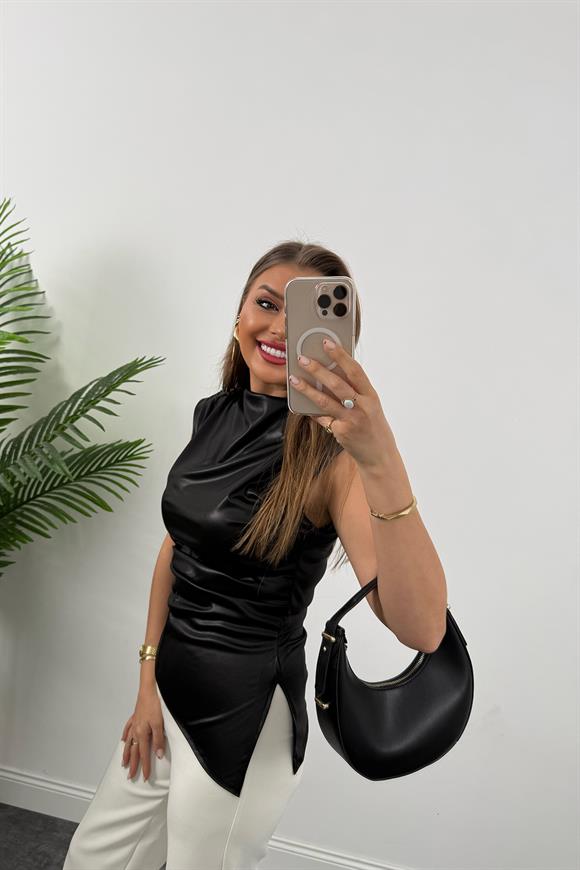 Saten Görünümlü Drapeli Asimetrik Mumlu Bluz Siyah
