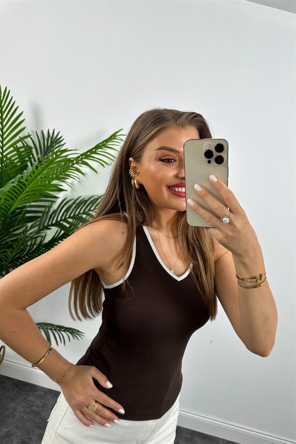 1. Sınıf Kalite Massi Model Tam Pamuklu V Yaka Biyeli Atlet Kahverengi