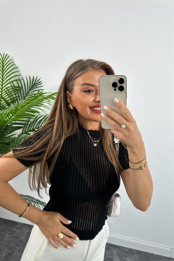 Transparan Detaylı Kısa Kol Triko Bluz Siyah