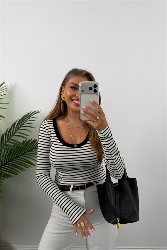 U Yaka %100 Pamuklu Likralı Basic Body Çizgili