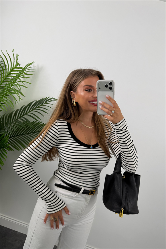 U Yaka %100 Pamuklu Likralı Basic Body Çizgili