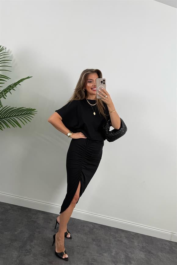 Üstü dökümlü Likralı Drapeli Midi Boy Tasarım Elbise Siyah