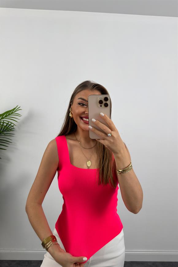 Uzun Boy Elit Triko Kare Yaka Likralı Atlet Fuşya